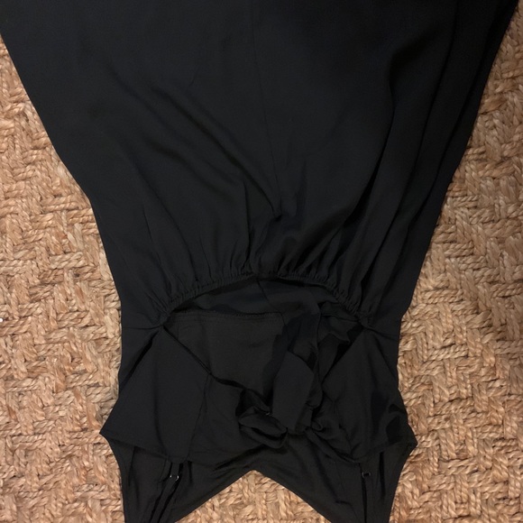 Clothes - Picture 2 of 8